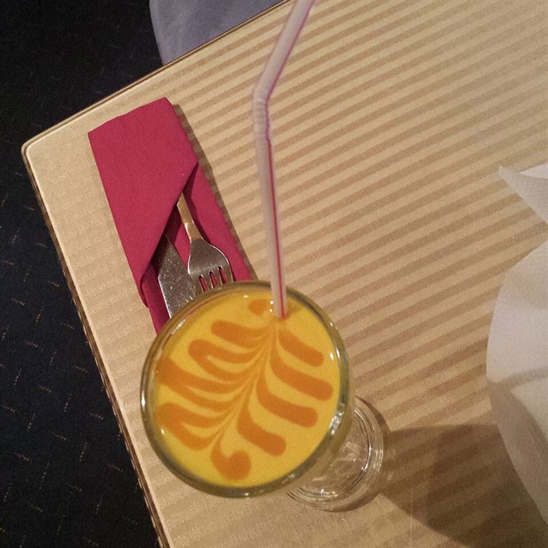 Mango Saffron Greek Smoothie